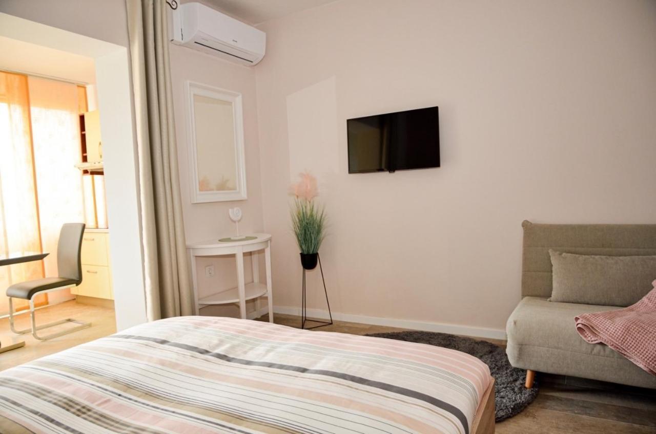 Family Friendly Apartments With A Swimming Pool Povljana, Pag - 244 Habitación foto